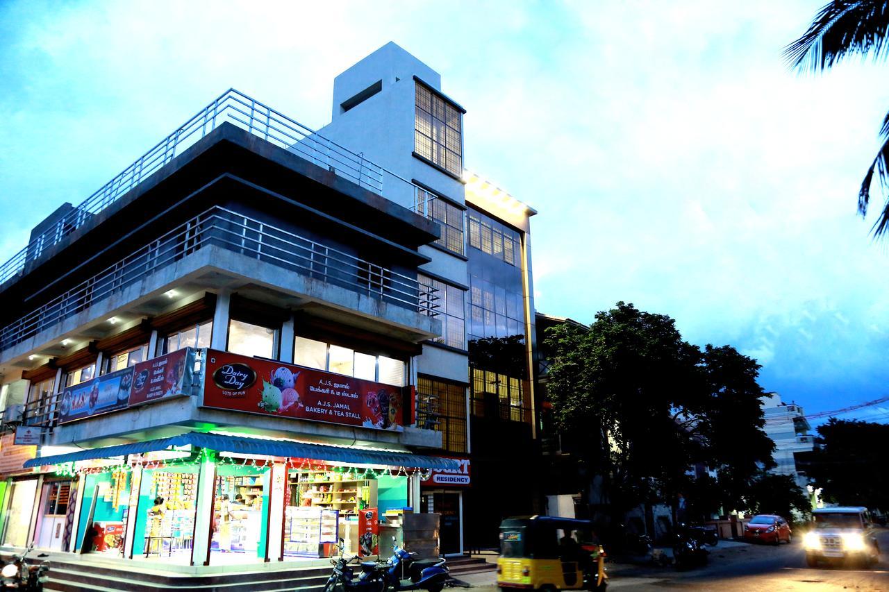 Hotel Sgrt Residency Vellore Esterno foto